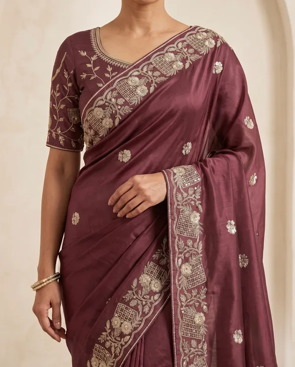 Burgundy_Chocolate_Silk_Floral_Print_Saree_With_Blouse_Piece_For_Women