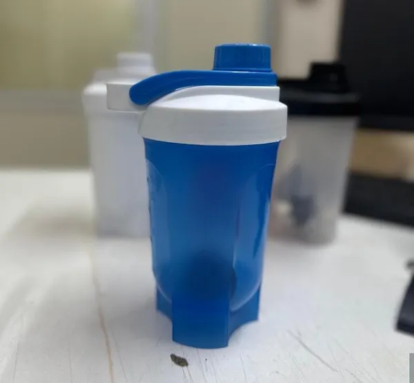 Blue_Bpa-Free_Plastic_Sports_Shaker_Bottle_With_Handle_-_Pack_of_2