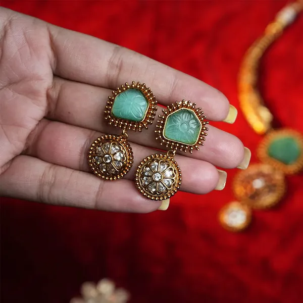 Gold_Antique_Hasli_Necklace_For_Women