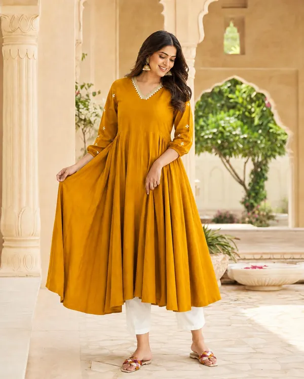 Women_S_Cotton_Embroidered_Anarkali_Kurti_With_Pant