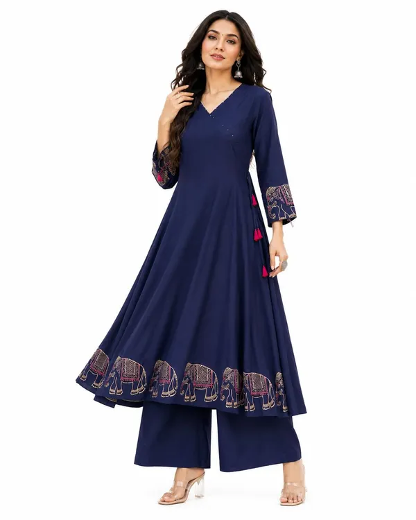Women_S_Rayon_Embroidered_Kurti_With_Pant_Set