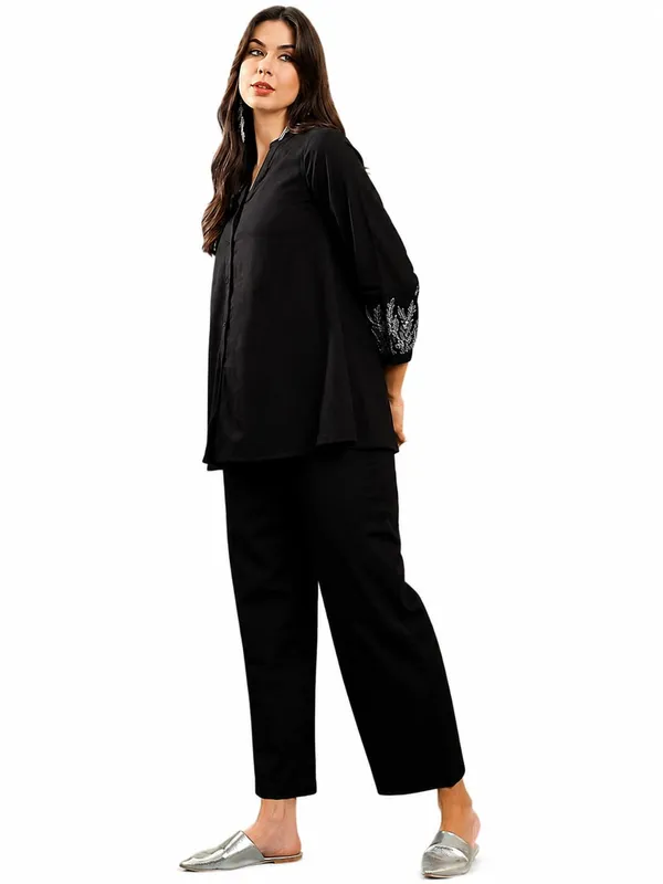 Women_S_Rayon_Embroidery_Kurti_Pant_Set