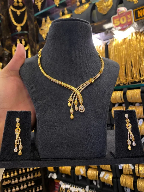 Statement_Neck_Set_Cz_Stone_Gold_Plated