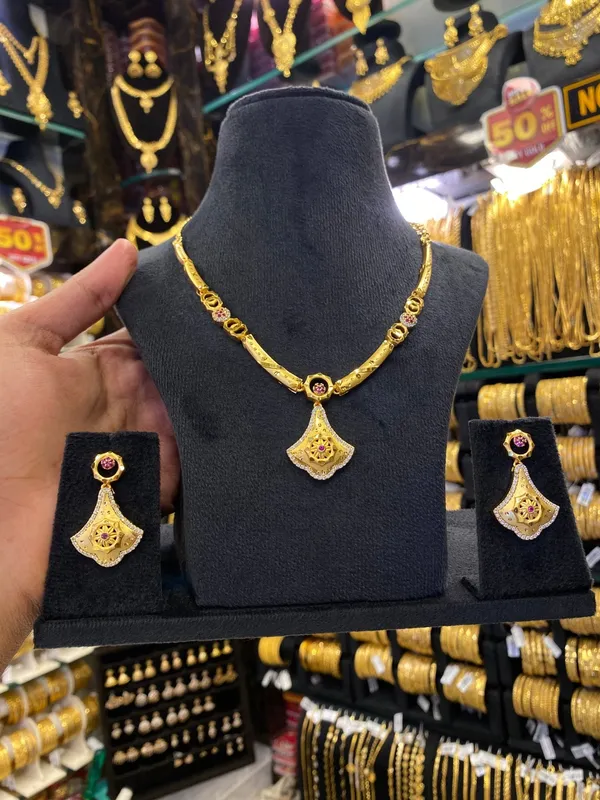 Statement_Neck_Set_Cz_Multi_Stone_Gold_Plated