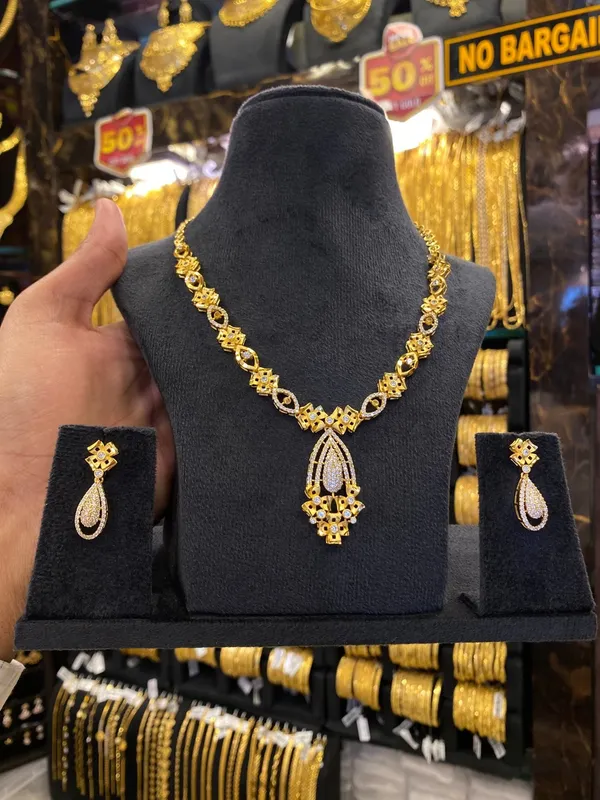 Statement_Neck_Set_Cz_Stone_Gold_Plated