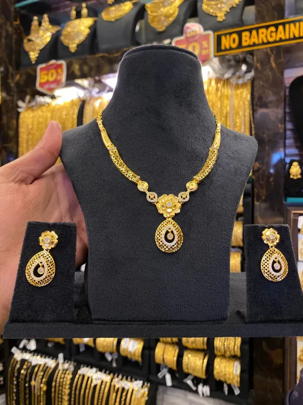 Statement_Neck_Set_Cz_Stone_Gold_Plated