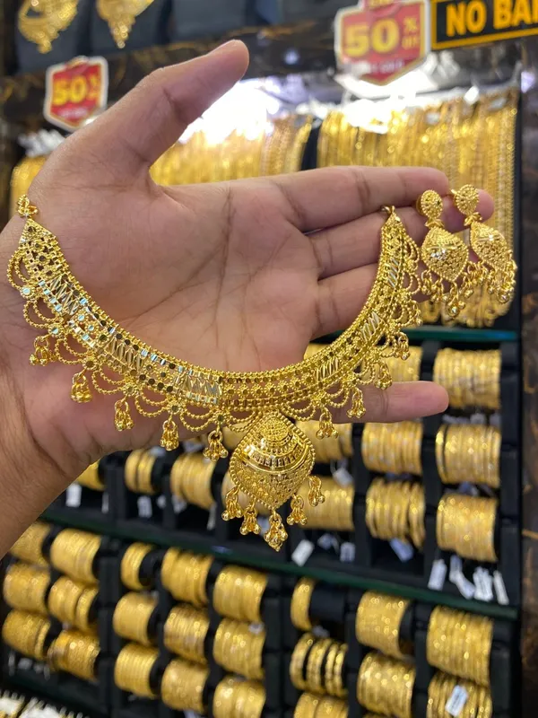 Calcutta_Style_Neck_Set_Gold_Plated