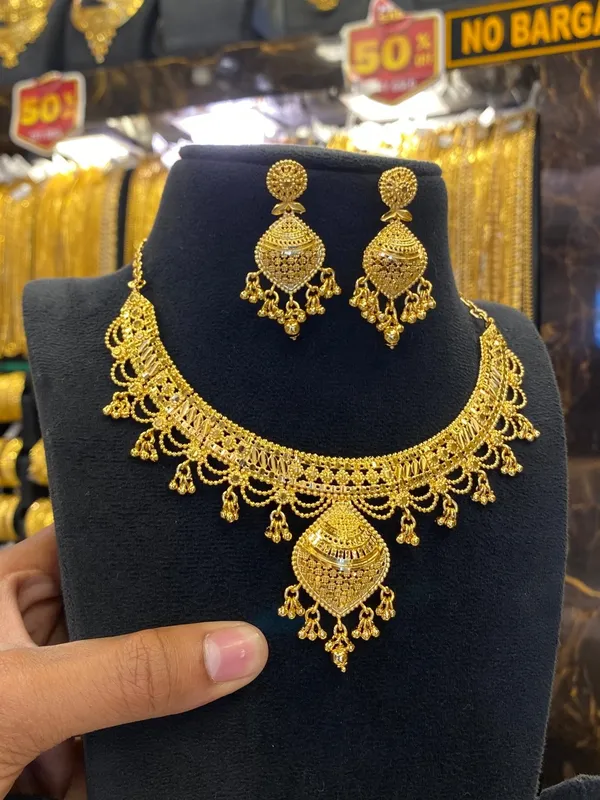 Calcutta_Style_Neck_Set_Gold_Plated