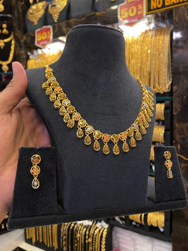 Turkish_Sleek_Neck_Set_Tri_Colour