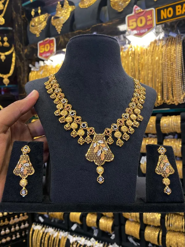 Turkish_Style_Neck_Set_Tri_Colour