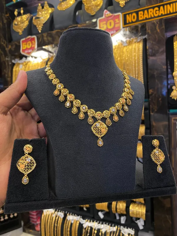 Turkish_Style_Neck_Set_Tri_Colour