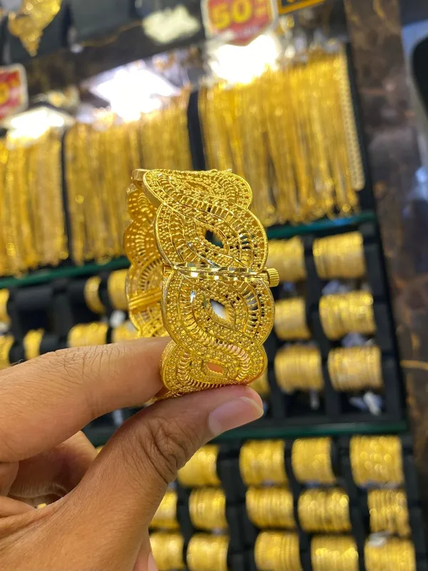 Kada_Screw_Bangle_Broad_1Pcs_Gold_Plated