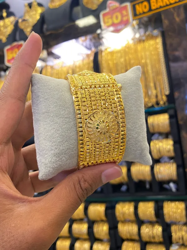Kada_Screw_Bangle_Broad_1Pcs_Gold_Plated