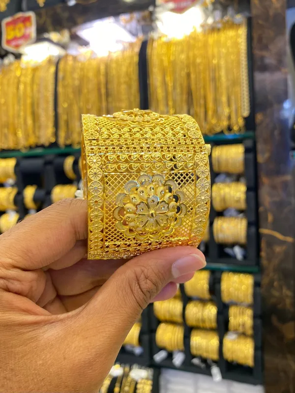 Kada_Screw_Bangle_Broad_1Pcs_Gold_Plated