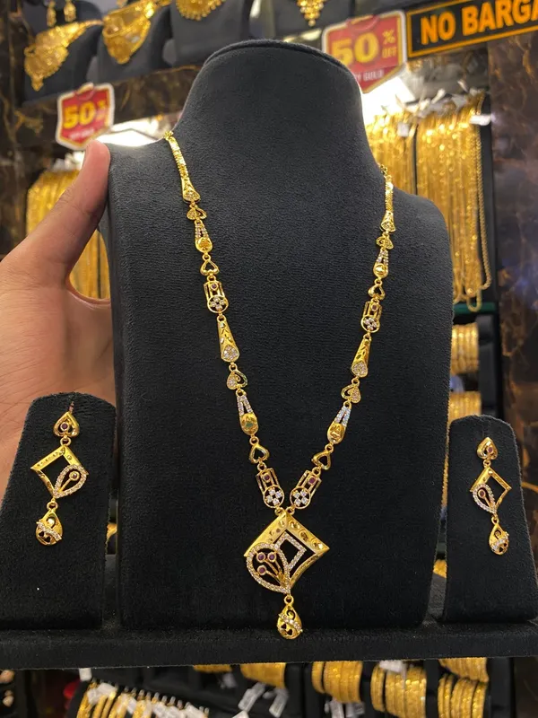 Statement_Sleek_Long_Set_Gold_Plated