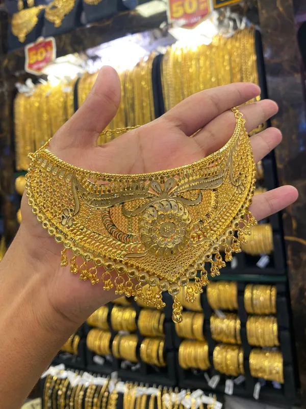 Calcutta_Style_Chocker_Set_Bridal_Set