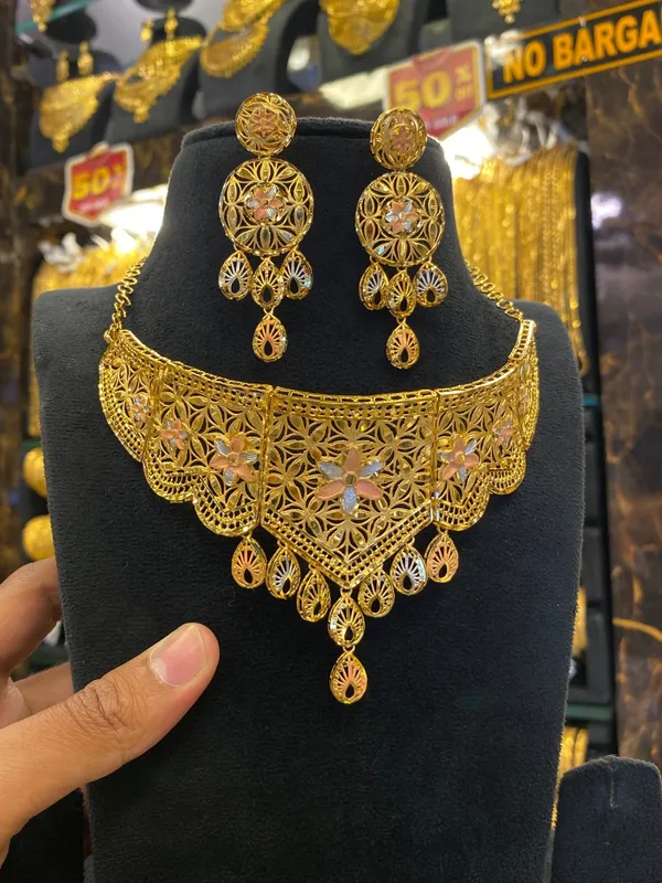 Turkish_Style_Chocker_Set_Tri_Colour