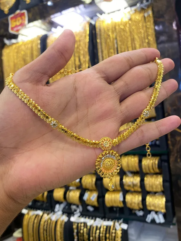 Gold_Plated_Sleek_Neck_Set_Tri_Mix_Gold_Look