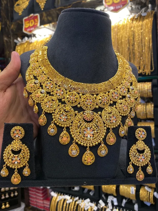 Calcutta_Style_Heavy_Neck_Set_Tri_Mix_Gold_Plated