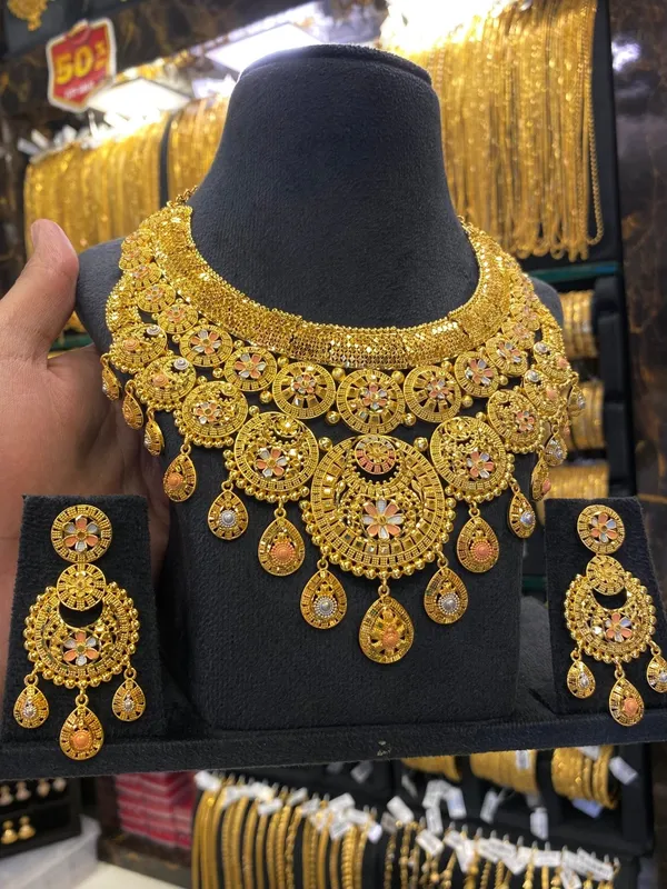 Calcutta_Style_Heavy_Neck_Set_Tri_Mix_Gold_Plated