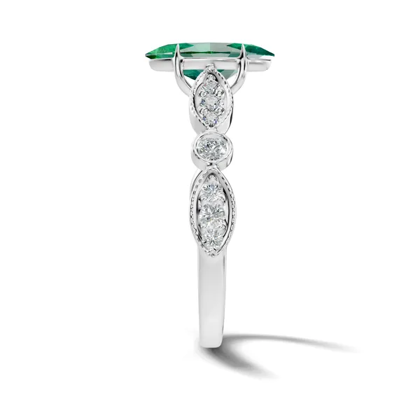 Rose_Green_Gemstone_Ring_For_Women