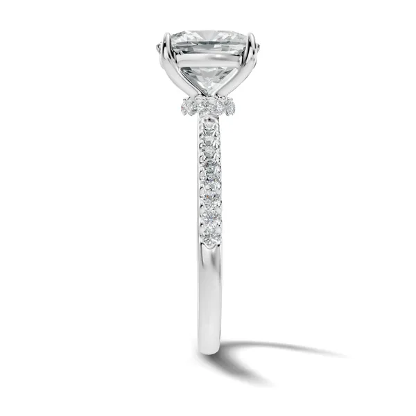 Solitaire_Style_Ring_For_Women