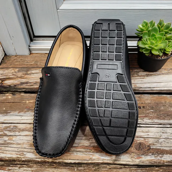 Black_Leather_Textured_Slip-On_Loafers_For_Men