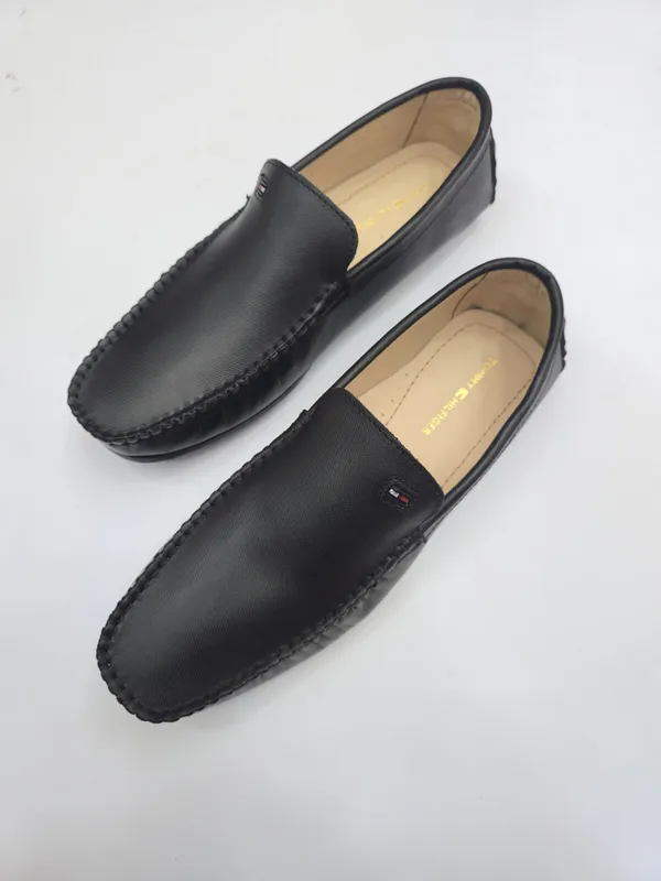 Black_Casual_Slip-On_Loafers_for_Men