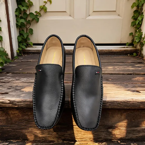 Black_Leather_Slip-On_Moccasin_Loafers_For_Men