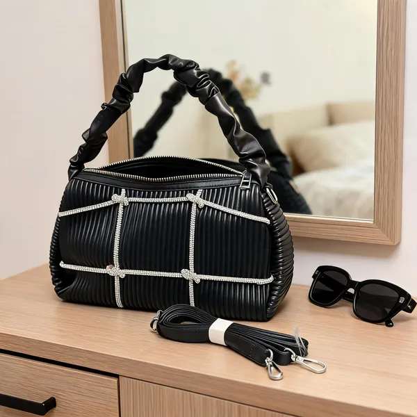 Black_Pleated_Shoulder_Bag_for_Women