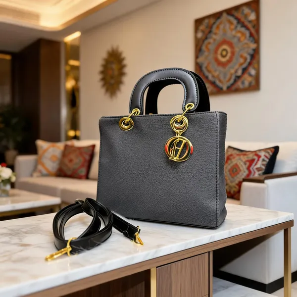 Black_Structured_Handbag_for_Women
