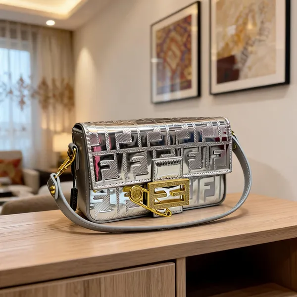 Silver_Metallic_Crossbody_Sling_Bag_for_Women