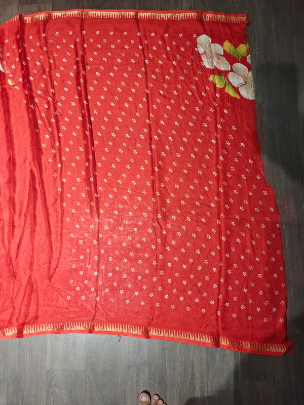 Red_Printed_Saree_With_Blouse_Piece
