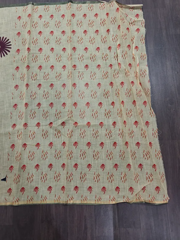 Yellow_Printed_Saree_With_Blouse_Piece