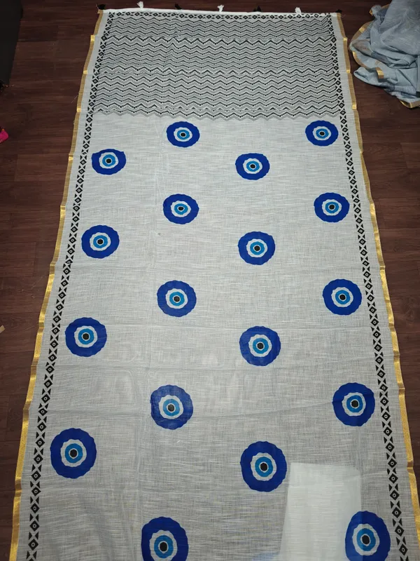 Blue_Polka_Dot_Saree_With_Blouse_Piece