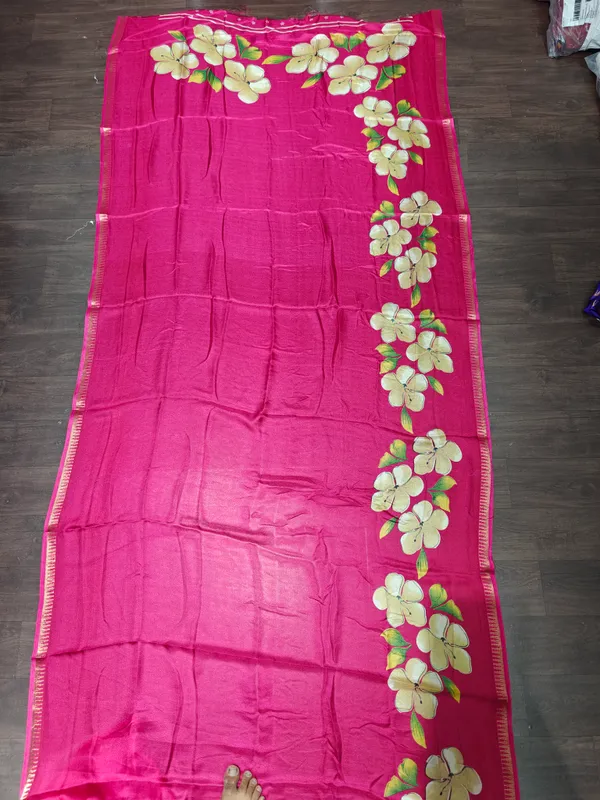 Pink_Floral_Print_Saree_for_Women