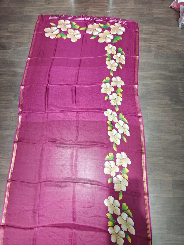Magenta_Floral_Print_Saree_for_Women