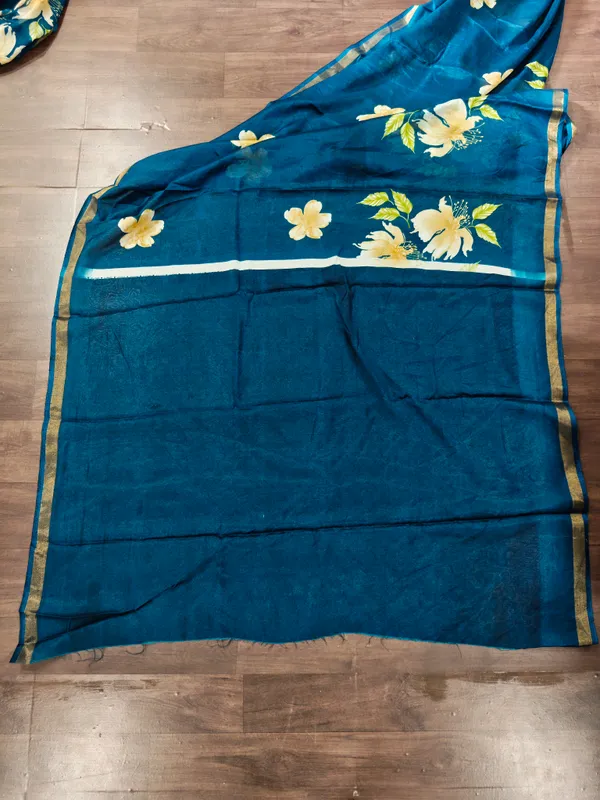 Blue_Floral_Print_Saree_for_Women
