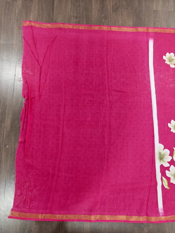 Pink_Floral_Print_Saree_For_Women