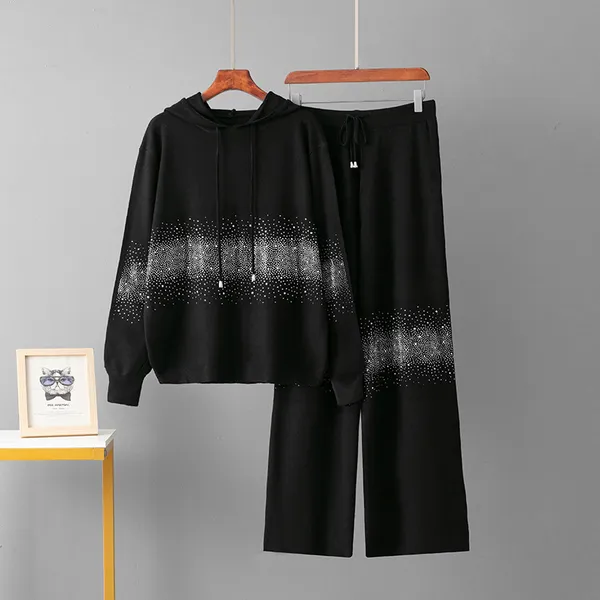 Black_Hooded_Tracksuit_Set_for_Women