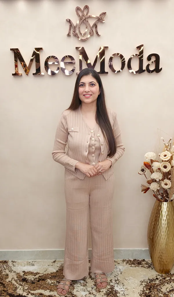 Beige_Ribbed_Blazer_Style_Suit_Set_for_Women