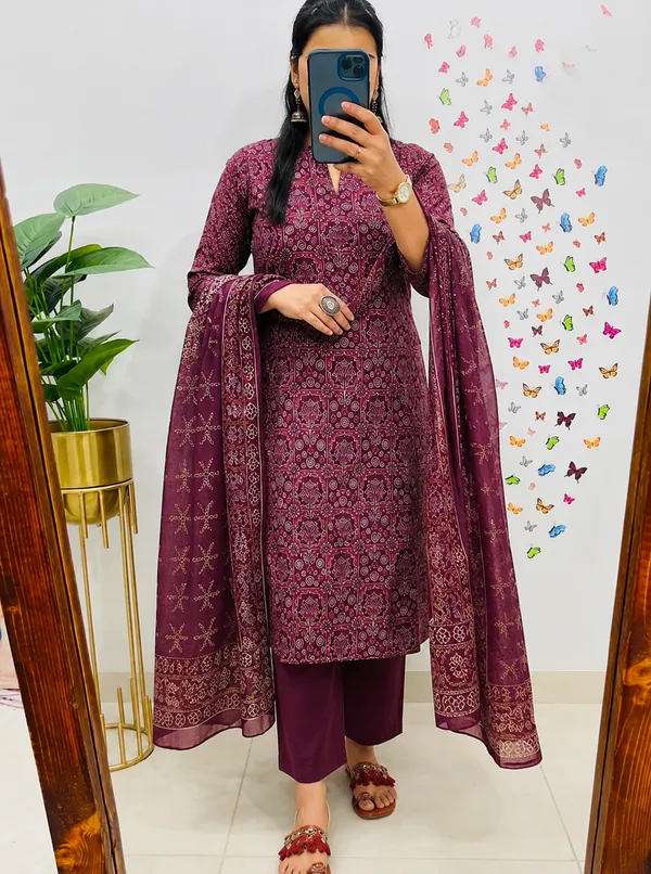 Maroon_Printed_Straight_Kurta_Set_For_Women