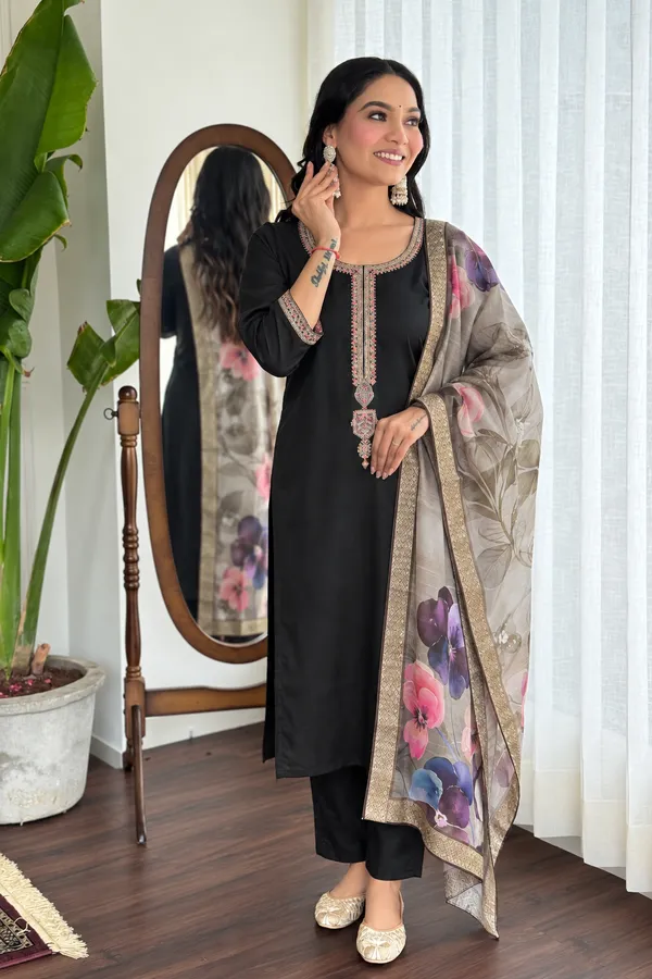 Black_Straight_Kurta_Set_For_Women