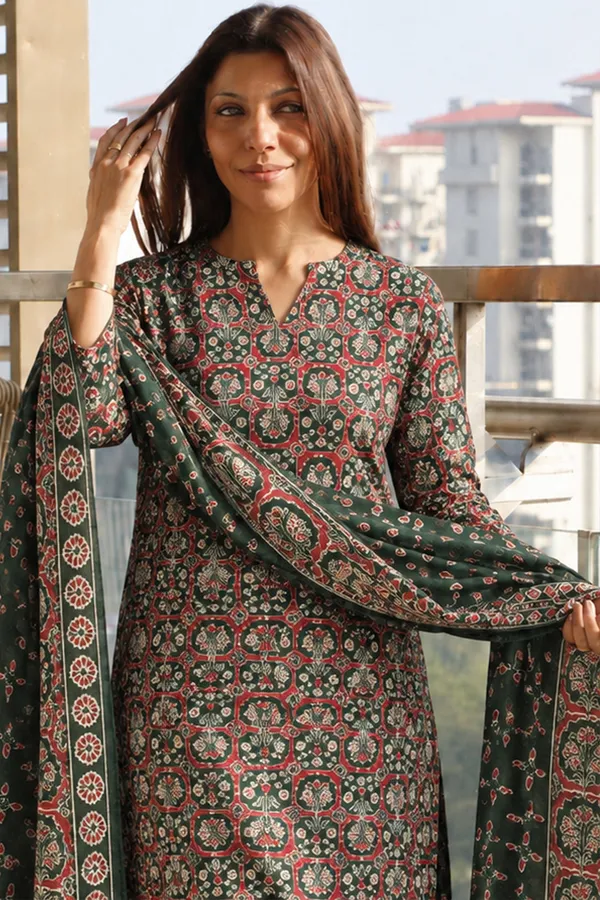 Green_Printed_Straight_Kurta_Set_For_Women