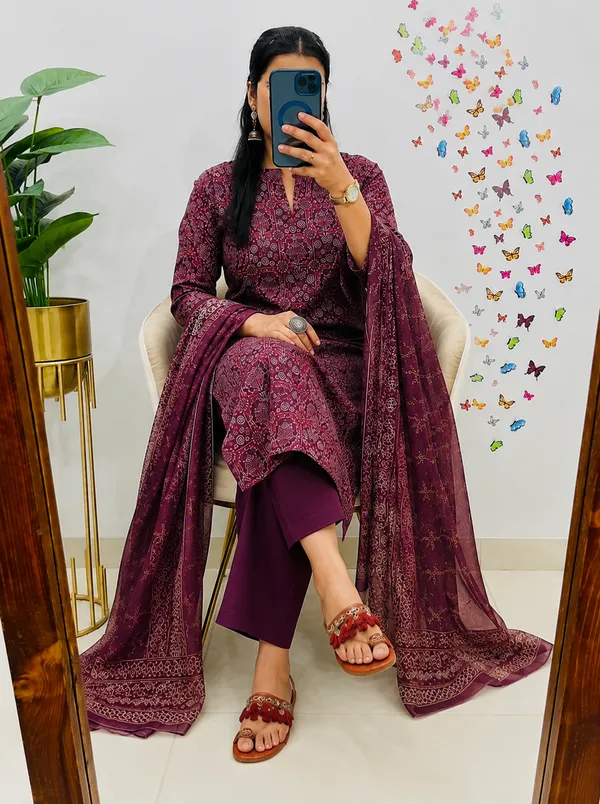 Maroon_Printed_Straight_Kurta_Set_For_Women