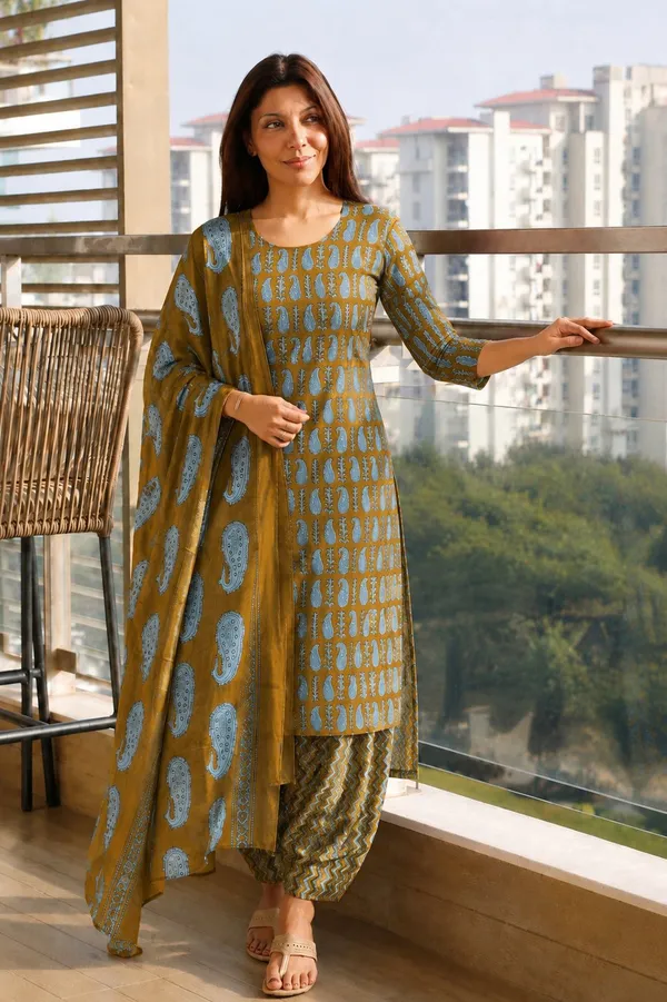 Mustard_Printed_Straight_Kurta_Set_For_Women