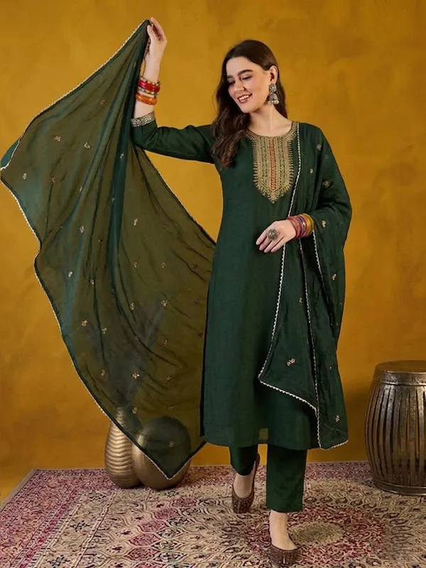 Green_Embroidered_Straight_Kurta_Set_For_Women