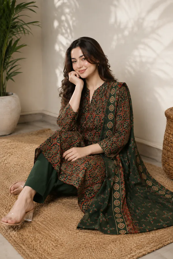 Green_Printed_Straight_Kurta_Set_For_Women