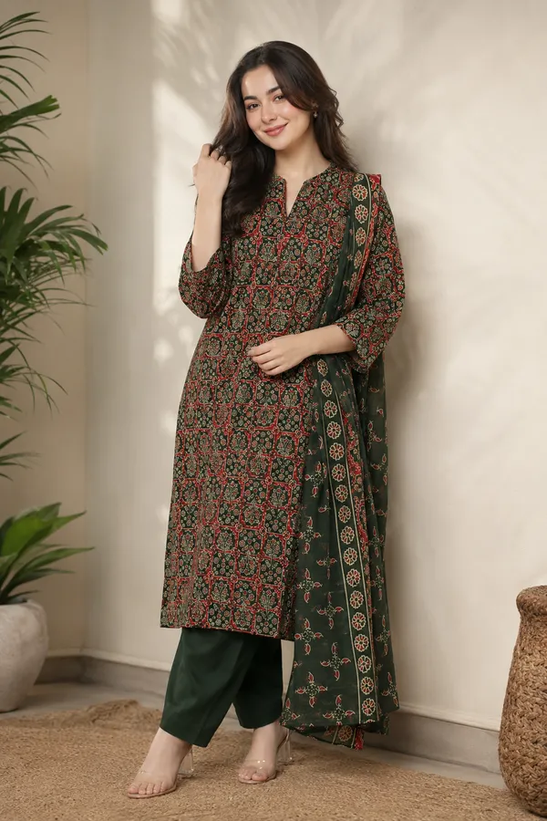 Green_Printed_Straight_Kurta_Set_For_Women