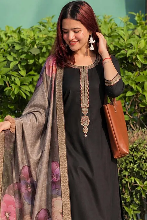 Black_Straight_Kurta_Set_For_Women